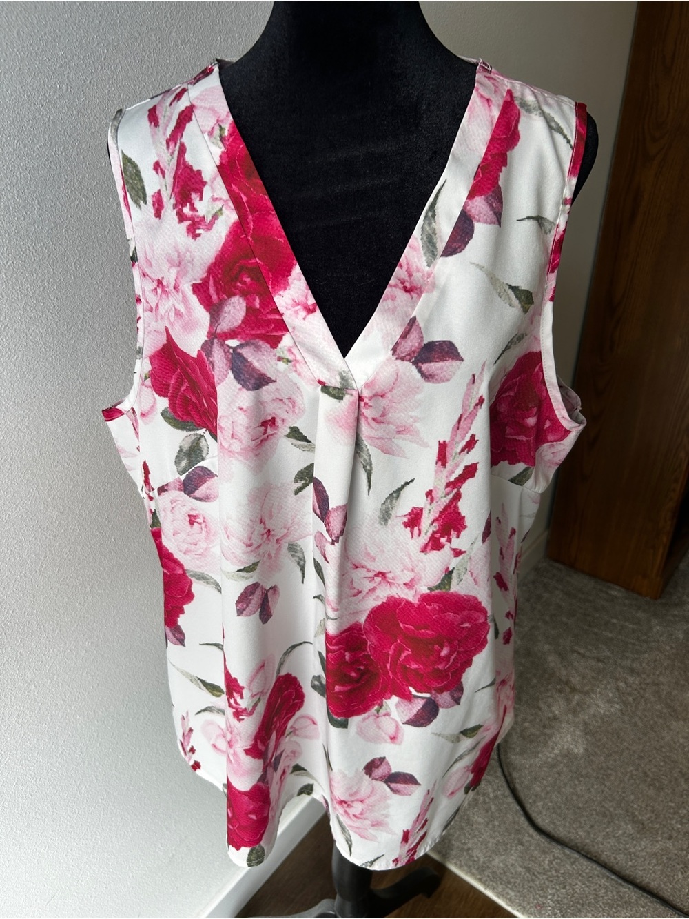 Floral V-Neck Sleeveless Blouse in White with Pink Roses